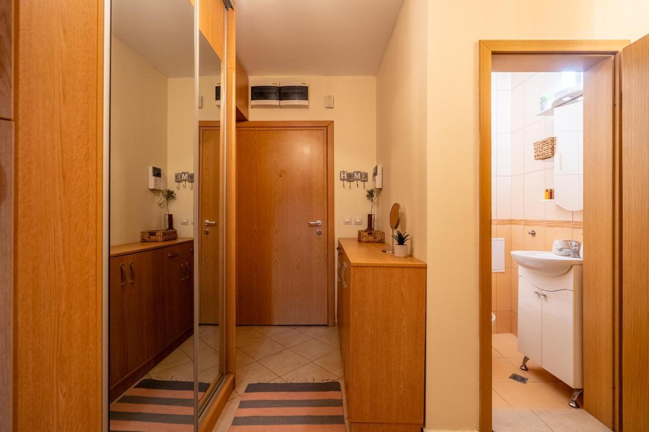Premium Comfy 2Bdr Apt - Free Parking - Fast Wi-Fi 소피아 외부 사진