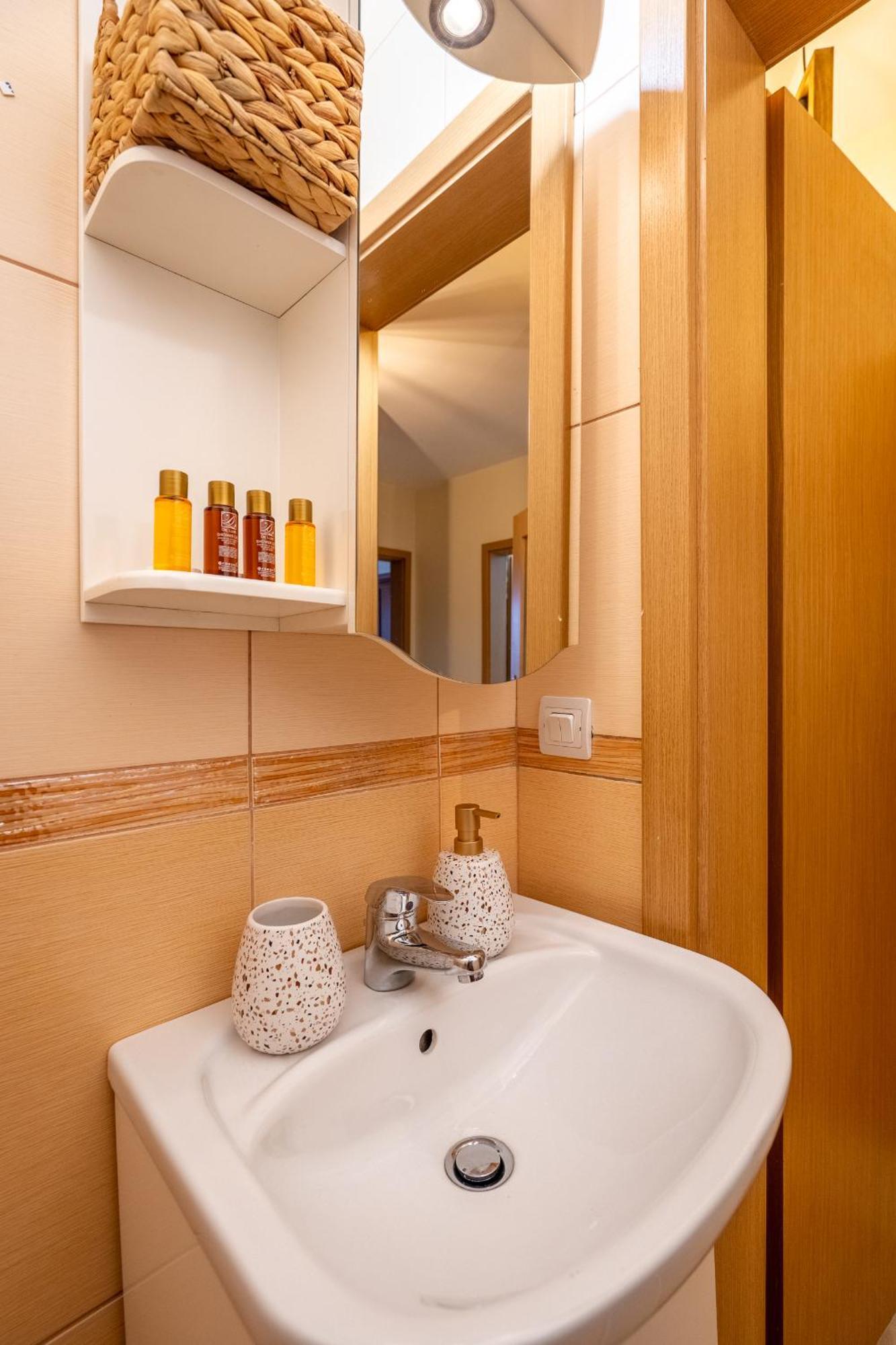 Premium Comfy 2Bdr Apt - Free Parking - Fast Wi-Fi 소피아 외부 사진